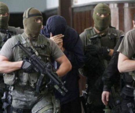 Cazul „Kovesi-Mossad”. Mandat de arestare în lipsă pentru „spionul” cu stickul de memorie