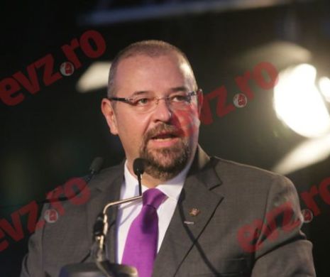 Crsitian Popescu piedone, atac DUR la adresa lui Liviu DRAGNEA: Țăranului nu îi mai plac bombonicile, vrea savarine proaspete! Vă Cer Demisia, domnule Dragnea!