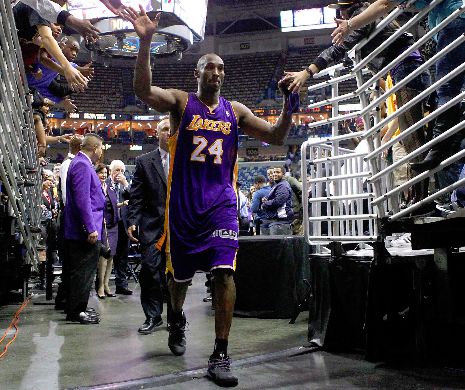 După ce a jucat în toată cariera sa pentru LA Lakers, Kobe Bryant s-a retras din baschet: „Sunt mândru, nu de trofee, ci de anii grei”