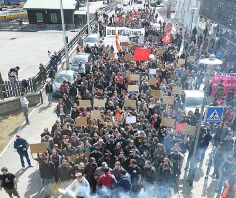 Imigranţii PROTESTEAZĂ în taberele din Grecia faţă de acordul UE-Turcia. Autortăţile încep astăzi DEPORTAREA în Turcia a persoanelor aflate în ilegalitate