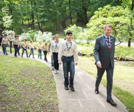 Klaus Iohannis a primit un grup de cercetași la Cotroceni