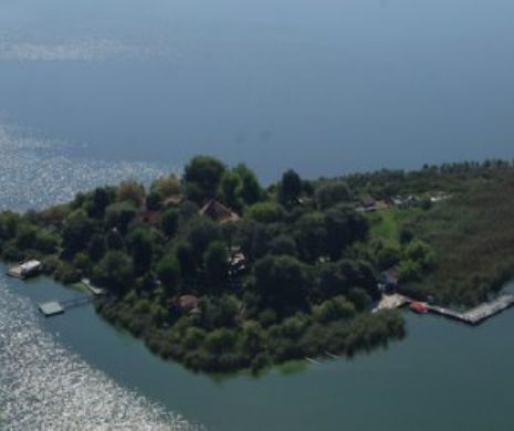 LEGENDĂ FALSĂ. Ovidiu n-a pășit nicodată pe Insula Ovidiu de pe lacul Siutghiol