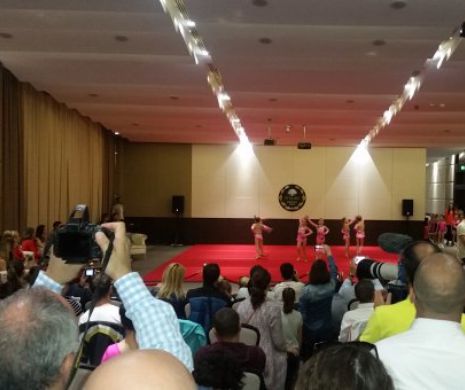 Nadia încurajează gimastica ăn aceste momente grele și participă la Festivalul de Gimnastică Nadia Comăneci