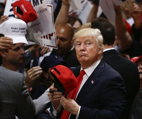 Nebunie în California. Donald Trump, atacat cu ouă și forțat să folosească o intrare secretă pentru a scăpa cu viață