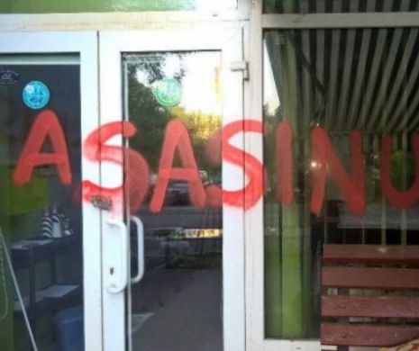 Sediul de campanie al lui Piedone a fost VANDALIZAT! Ce mesaje au fost scrise pe geamurile sediului