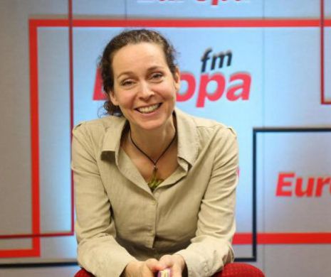 Valerie Cioloş a cântat pentru achiziţionarea sculpturii ”Cuminţenia Pământului”