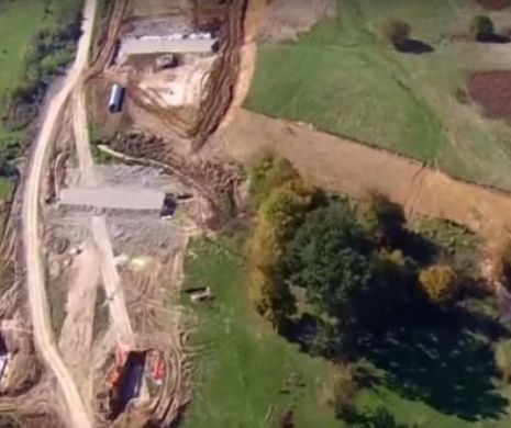 Autostrada Lugoj - Deva se surpă. Un politician român acuză constructorul italian că a folosit argilă în loc de piatră într-o zonă mlăştinoasă