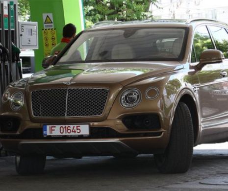 Bucurestenii s-au frecat la ochi! Cine a coborat din acest Bentley Bentayga cu numere de Ilfov