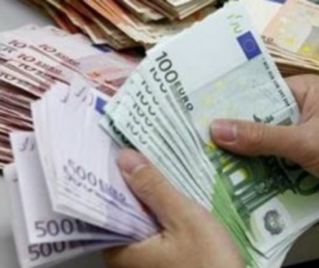 Ce SUMĂ FABULOASĂ pentru România. CÂTE MILIARDE au primit ANGAJAŢII BĂNCILOR în 2015, doar DIN SALARII