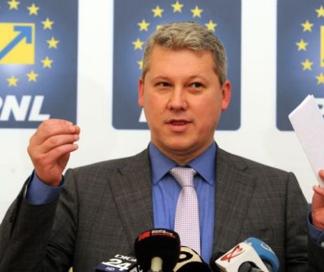 Dreapta încearcă să se unească. Planul lui Predoiu ca să îi fure electoratul lui Nicuşor Dan