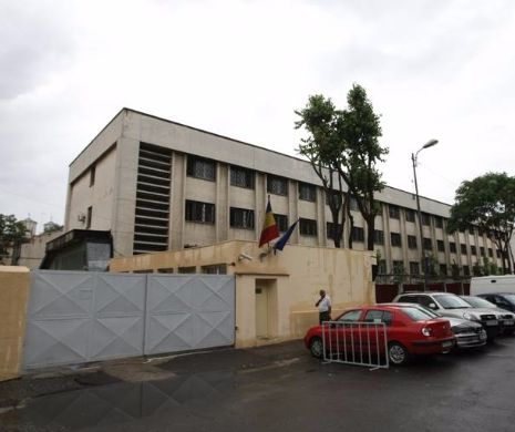 EVADARE SPECTACULOASĂ din  "BECIUL DOMNESC". Un HOŢ a furat identitatea şi hainele unui coleg de CELULĂ care urma să fie ELIBERAT