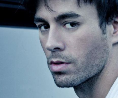 ÎN CULISELE CONCERTULUI ENRIQUE IGLESIAS. EXTRAVAGANȚELE latino-lover-ului sunt „MODESTE”, dar când le-a cerut muschi de vită din America de Nord, servit cu clorofila de spanac organizatorii au rămas fără grai