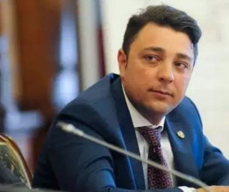 Senatorul cu “regretul efectiv" se întoarce. Ce mai transmite el poporului