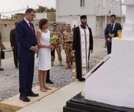 Traian Băsescu critică prezența lui Carmen Iohannis în Afganistan: „Nu ai ce să cauți cu soția în teatrul de operațiuni” Plus că s-a îmbrăcat „fără mâneci”