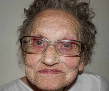 Transformarea spectaculoasa a acestei femei de 80 de ani dupa ce este machiata profesional de nepoata ei. Pozele sunt virale