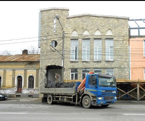 Un afacerist a dispărut după ce a luat un contract de 31 de milioane de lei pentru reabilitarea a două școli de elită