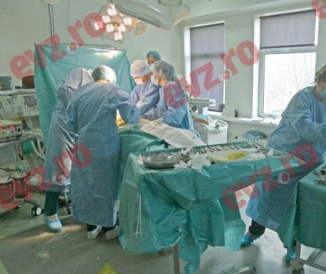 Un grup de medici analizează pentru EVZ. Adevăratele bombe din spitale: 1. Consumul irațional de antibiotice. 2. Exodul medicilor. 3. Nerespectarea circuitelor intraspitalic.