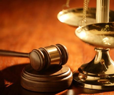 Aleşii locali condamnaţi cu suspendare îşi păstrează funcţia, a decis Senatul