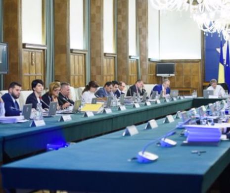 Guvernul va putea da ordonanțe în timpul vacanței. VEZI ce condiții au pus deputații