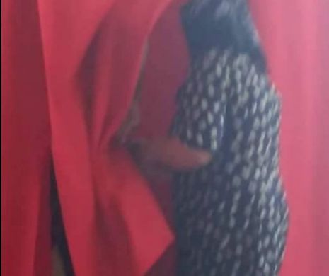 Imagini incredibile surprinse intr-o sectie din Giurgiu. Ce se intampla in cabina de vot