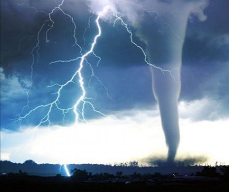 INFORMAŢII de ultimă ORĂ despre VREME. Sunt aşteptate şi alte FENOMENE EXTREME. Meteorologii menţin codul ROŞU de inundaţii pentru șase judeţe şi au EMIS cod PORTOCALIU de ploi şi vijelii
