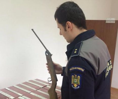 Italieni care introduceau ARME în România, prinși de POLIȚIȘTI