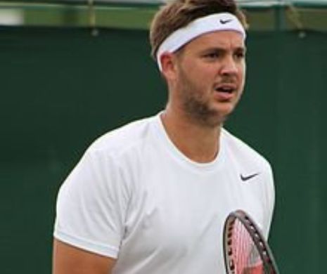 MOMENT ISTORIC la Wimbledon. Locul 772 ATP a jucat cu marele Roger Federer şi a fost aplaudat în picioare la fiecare punct câştigat