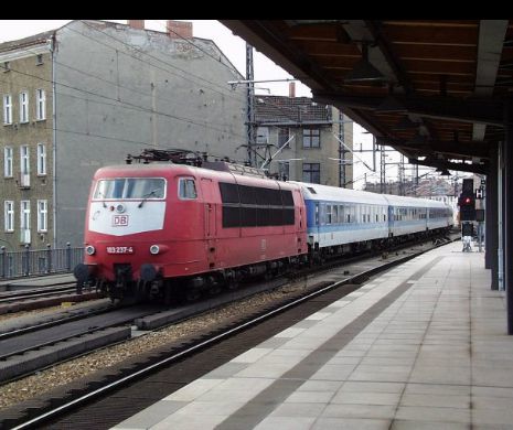 Opt ore întârziere pentru trenul de pe ruta Arad-Mangalia
