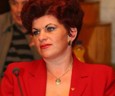 Primărița care a dansat pe MANELE se apără: ”Muzica se auzea din ALTĂ MAȘINĂ