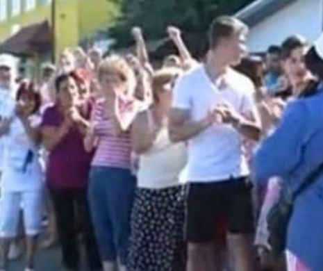 Primul INCIDNET la URNE. MII de OAMENI sunt ÎMPIEDICAȚI să VOTEZE. Cum a fost POSIBIL așa ceva?