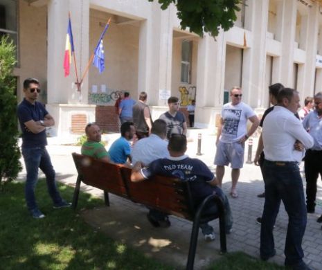 Reportaj. Stranie pace electorală în Ilfov. „La noi, aicea, la Mogoșoaia, nu prea sunt contracandidați. E împăcăciune...”,