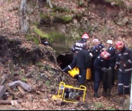 Salvare SPECTACULOASĂ în Orșova. Pompierii au intervenit DECIZIV pentru a scoate un TURIST dintr-o PRĂPASTIE