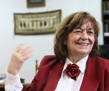 Se poate trăi din scris în ROMANIA de astăzi? ANA BLANDIANA pune degetul pe rană: 
„Editorii de volume de poezii sunt niște SINUCIGASI!”