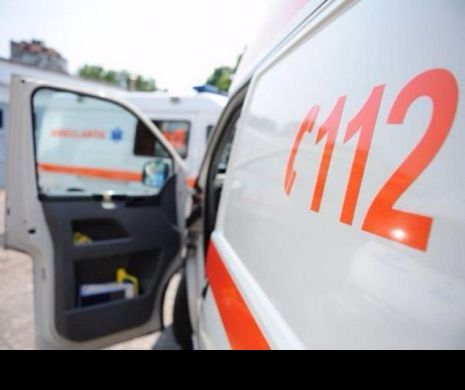 Un licean care se pregătea pentru susţinerea bacalaureatului a CĂZUT de la etaj