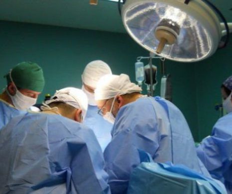 Anchetă la Spitalul Județean Craiova . Medici francezi și români, acuzați de moartea unui pacient căruia i s-a micșorat stomacul. „A fost să vâslească pentru a mai slăbi. Efectiv i-a plesnit operația!”