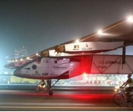 Avionul care ZBOARĂ fără nicio PICĂTURĂ de CARBURANT şi-a TERMINAT călătoria în JURUL LUMII