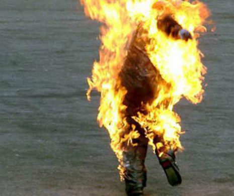 Bărbat ARS de VIU în judeţul Botoşani, după ce a INCENDIAT o maşină