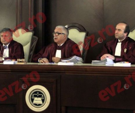 Cei trei judecători noi ai CCR vor depune mâine jurământul