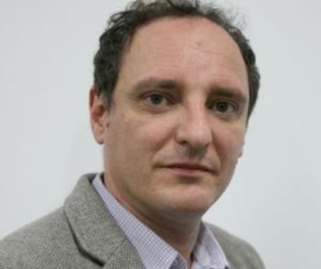 Delir la Universitatea din Iași! Profu’ de mate - decan și „agent al serviciilor secrete” - amenință studenții cu dezvăluiri din viața intimă