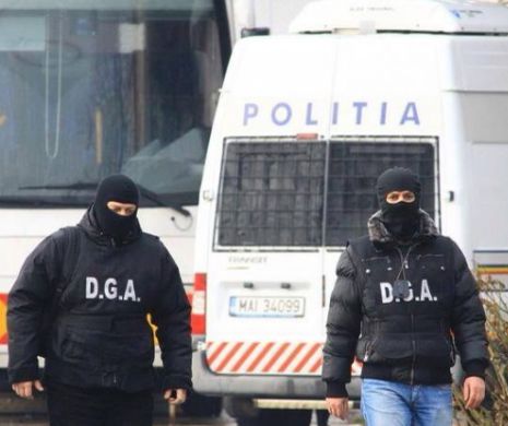 FLAGRANT DGA. Fost ofiţer SRI, acuzat de trafic de influenţă la primarul Ploieştiului