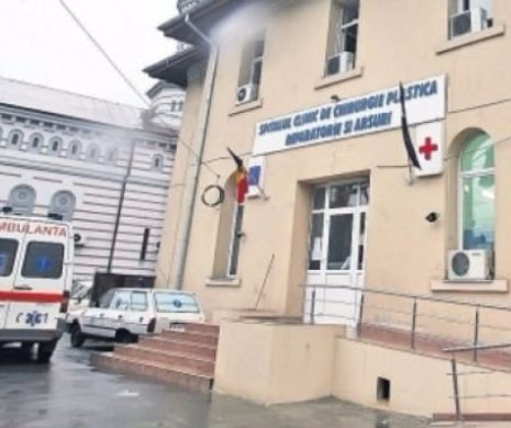 Imagini de nedescris în Spitalul de Arşi! Pe ceafa unui pacient mişună LARVELE: "Viermii stau pe pacient de cel puţin 24 de ore" | VIDEO
