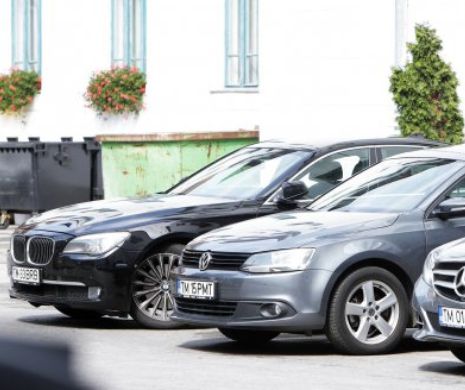 Mașină de lux înmatriculată cu dedicațiepentru unul din consilierii lui Robu, de la un SRL abonat la bani publici