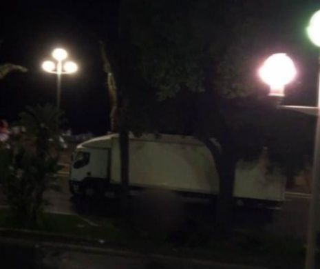 MOMENTELE cumplite în care CAMIONUL MORȚII de la NISA intră în mulțime. Cine este atacatorul. VIDEO