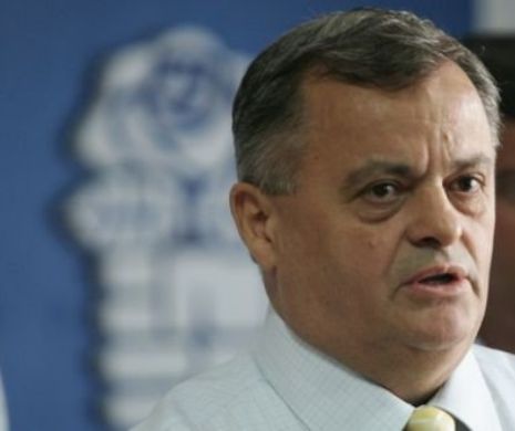 Nouă persoane publice au renunţat la titlul de doctor. CINE sunt aceştia