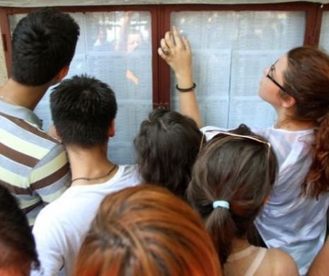 O elevă din Vaslui s-a împărţit între educaţia COPILULUI şi propria EDUCAŢIE şi a reuşit să obţină a TREIA notă din judeţ la BACALAUREAT