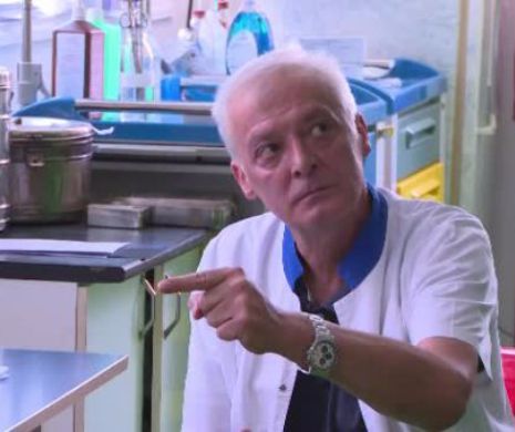 Reactia unui medic, condamnat in trecut pentru coruptie, dupa ce o pacienta i-a bagat 50 de lei in buzunar. "Este mizerabil"