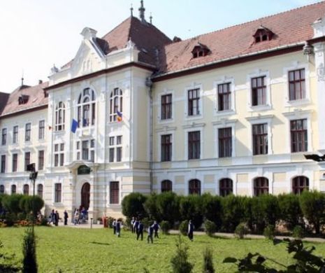Situație explozivă la Târgu Mureș. Elevii români, forțați să plece dintr-un liceu de renume din Transilvania