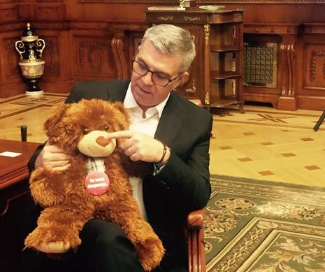 Surse: Zgonea nu iese din politică