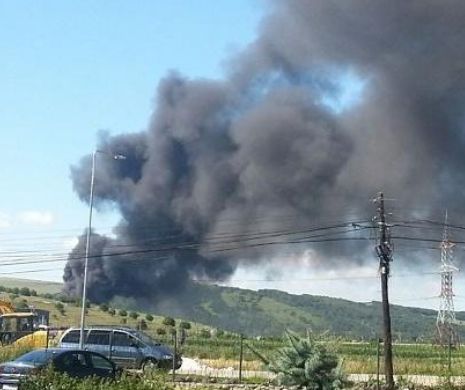 ULTIMA ORĂ: INCENDIU de proporţii şi EXPLOZII la o fabrică