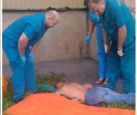 Au vazut un barbat fara tricou cazut in iarba si au sarit sa il ajute. Surpriza imensa pe care au avut-o cand s-au apropiat